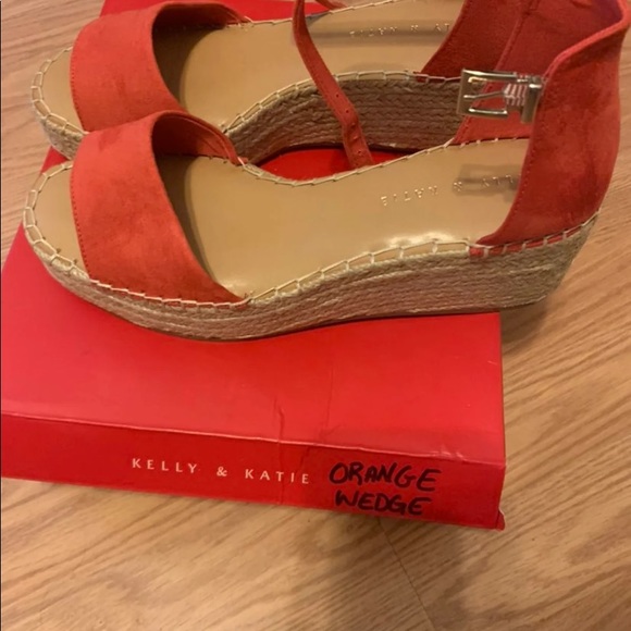 Kelly & Katie Wedges NIB 8 1/2 - Picture 2 of 5